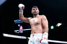Kalah dari Daniel Dubois,...
