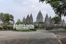 Sebanyak 243.821 Wisatawan...