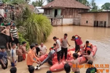 Banjir Bandang Terjang...