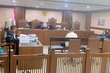 Mantan Bupati Muna Rusman...