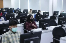 15.676 Peserta Akan...