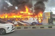 Bus Terbakar di Ringroad...