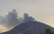 Gunung Ruang Erupsi...