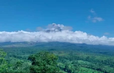 Gunung Semeru Terus...