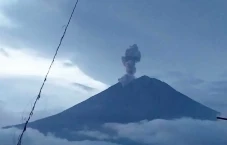 Gunung Semeru Erupsi,...