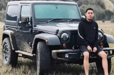 Mobil Rubicon Mario...