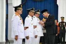 Lantik Tiga Penjabat...