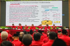 PDIP Tentukan Sikap...