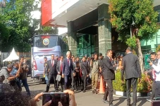 Tiba di Gedung MK, Ganjar-Mahfud...