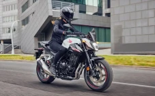 Honda Luncurkan Moge...