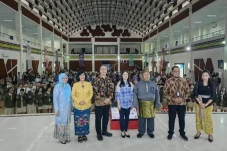 Buka Seminar di Poltekpar,...