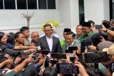 Jelang Penetapan Prabowo-Gibran,...
