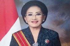 Profil Mooryati Soedibyo,...