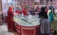 Mau Buka Toko Emas,...