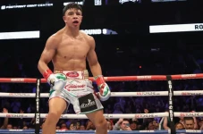 Jaime Munguia Bayangkan...