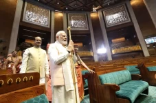PM India Dianggap Bersiul...