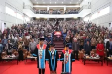 Kukuhkan Guru Besar...