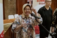 Risma Ngaku Banyak Terima...