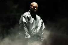 Kanye West Umumkan Bakal...