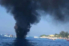Speed Boat Terbakar...
