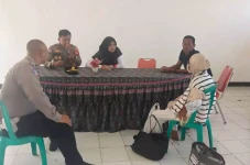 Teriak Minta Sumbangan...