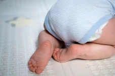 Apakah Bayi Sering Mengejan...