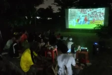 Nobar Timnas Pakai Layar...