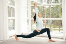 7 Gerakan Yoga yang...