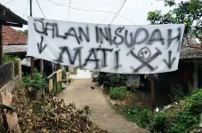 Terendam 4 Bulan, Jalan...