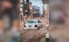 Banjir Mengerikan Terjang...