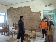 Gempa 2 Kali Guncang...