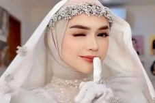 Hari Ini, Majelis Hakim...