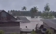 Banjir Bandang Terjang...