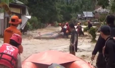 2 Korban Banjir Bandang...