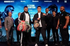 Artur Beterbiev Cedera...