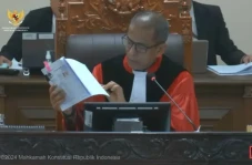 Hakim Konstitusi Merasa...