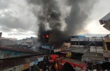 Toko Mainan Pasar Raya...