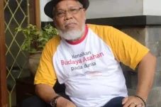 Aktor Senior Dorman...