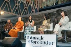 Waisak 2024 di Candi...