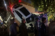 Porche Tabrak Avanza...