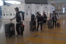 Tiba di Jeddah, 437...