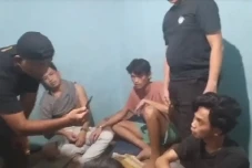 Polisi Gerebek Sarang...