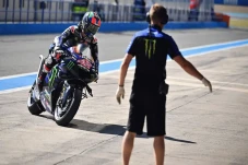 Alex Rins Tak Sabar...