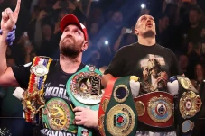 Tyson Fury Bak Cenayang...