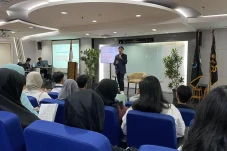 ESQ Ajak Siswa Peduli...
