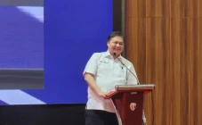 PMI Manufaktur Turun,...