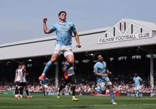 Manchester City Bantai...