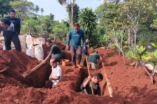 6 Kuburan di Pancoran...