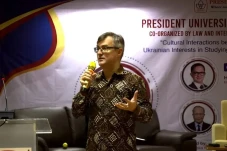 Kuliah Tamu di Presuniv,...