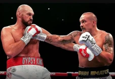 Tyson Fury Lebih Unggul...